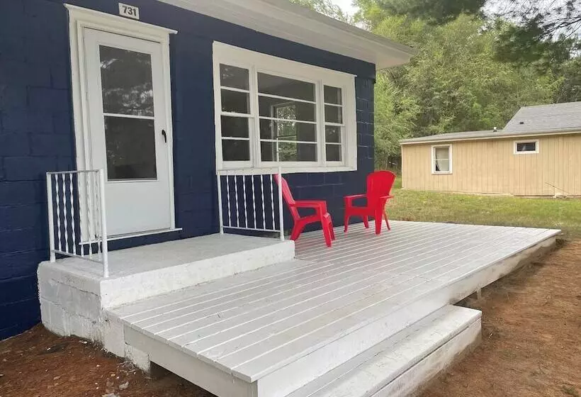 Motelli Delton Oaks Resort