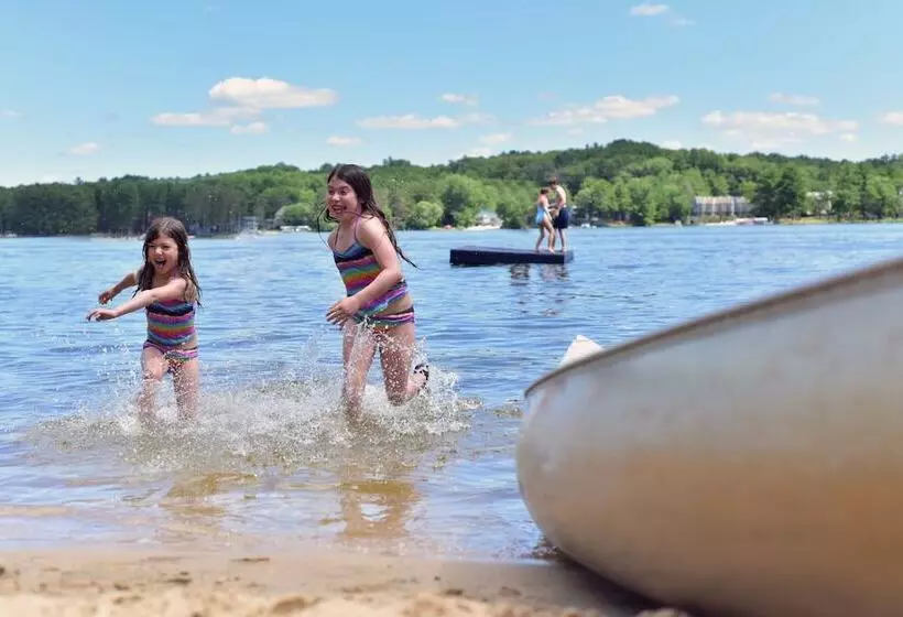 Motelli Delton Oaks Resort