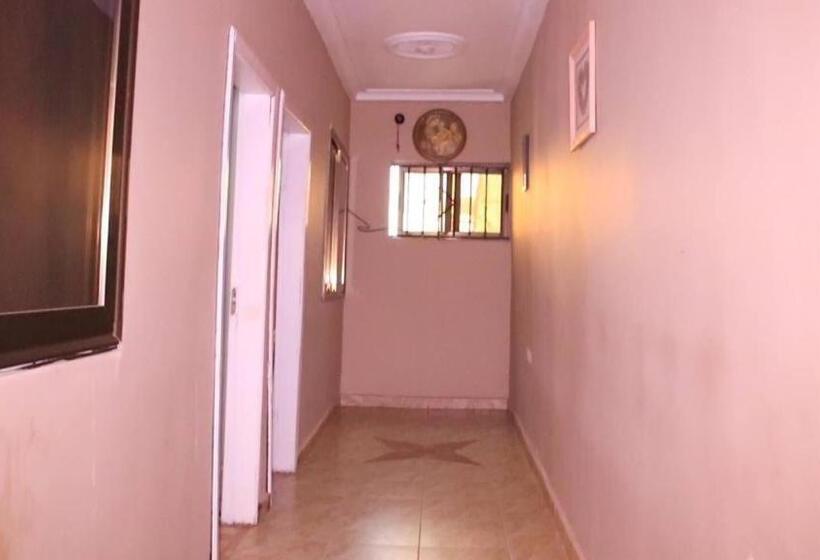 فندق Gyason Royal Guest House