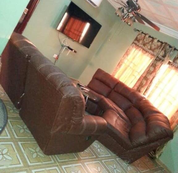 فندق Gyason Royal Guest House