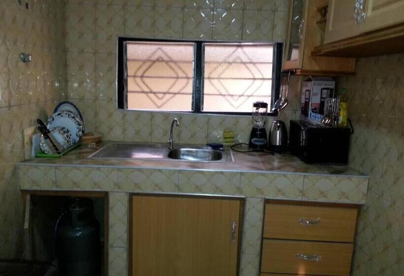 فندق Gyason Royal Guest House