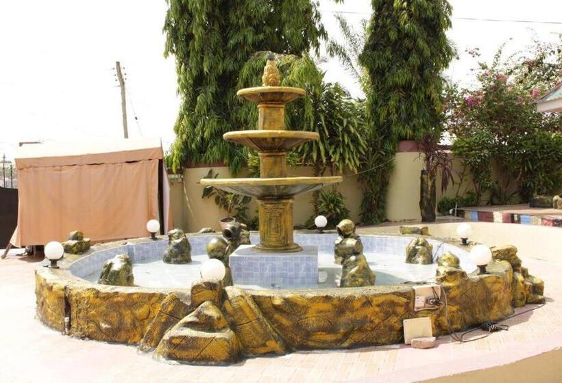 فندق Gyason Royal Guest House