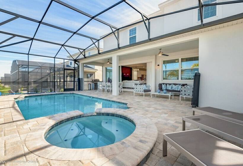 Exquisite 9bed 6.5ba Villa