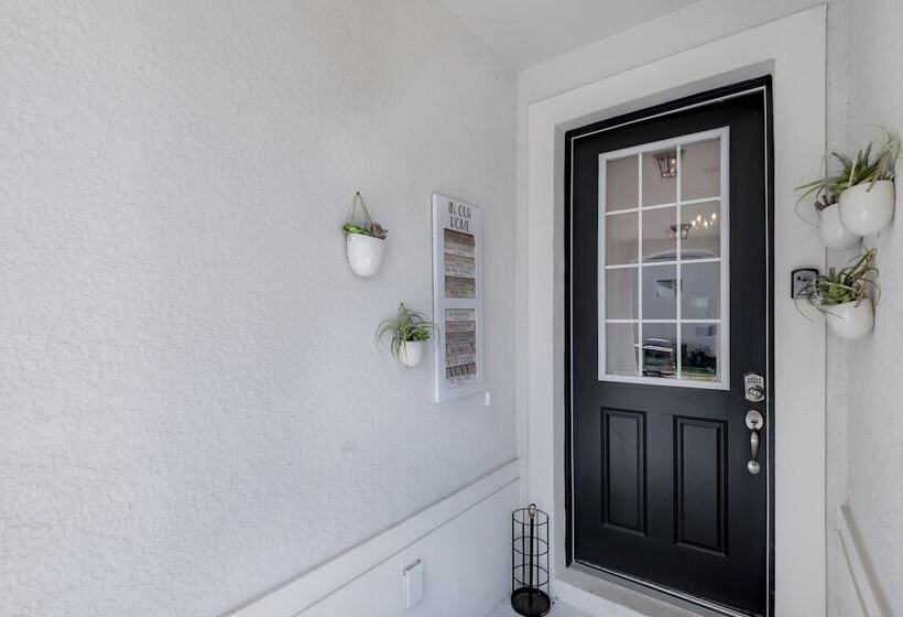 Exquisite 9bed 6.5ba Villa