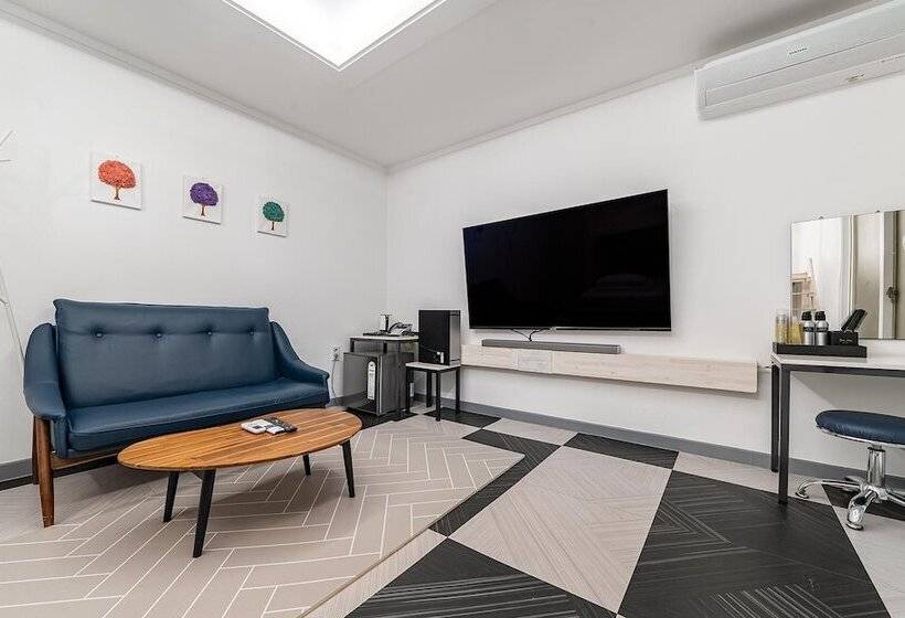 مُتل Chuncheon Feel