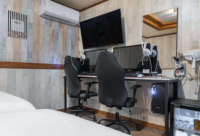 مُتل Chuncheon Feel