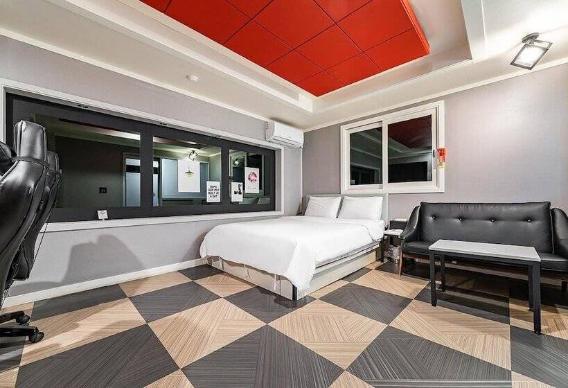 مُتل Chuncheon Feel