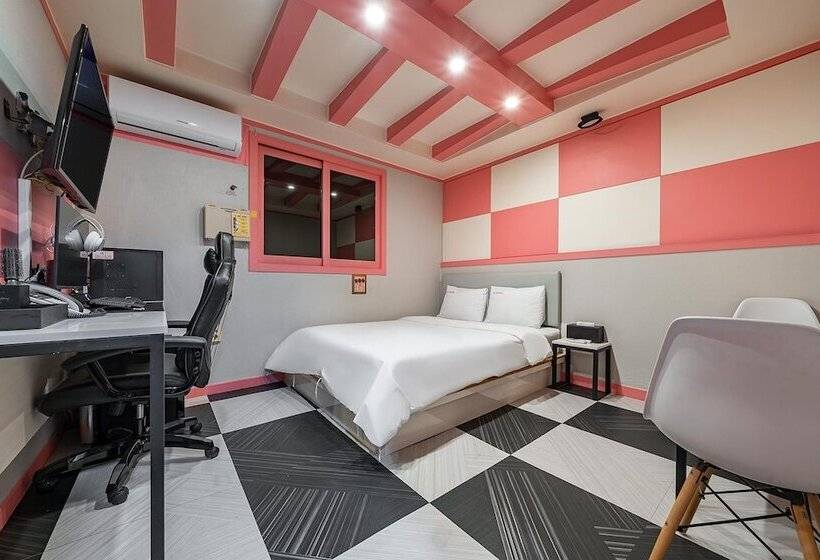 مُتل Chuncheon Feel