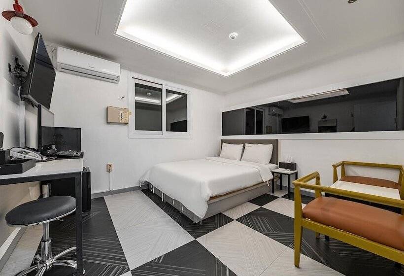 مُتل Chuncheon Feel