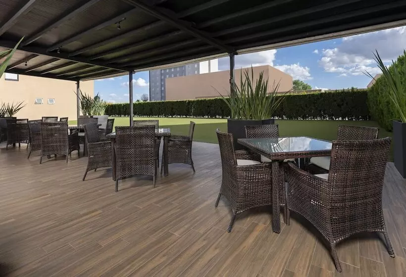 هتل Courtyard By Marriott San Luis Potosi