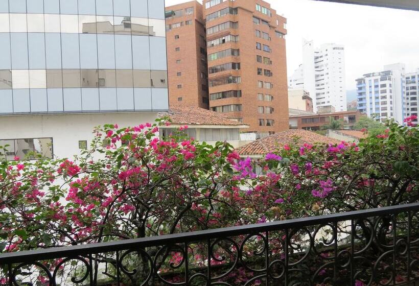 هتل Del Oeste B&b