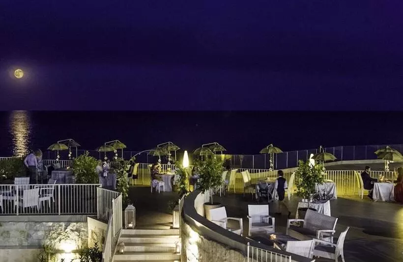 Отель Forte Village Resort  Le Palme