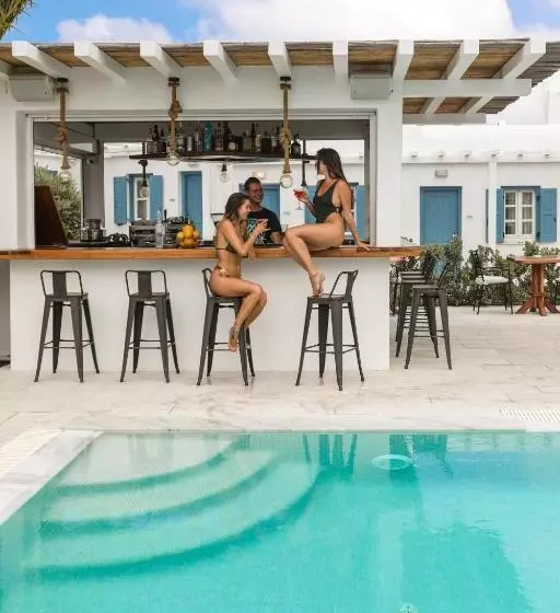 Отель Petinaros