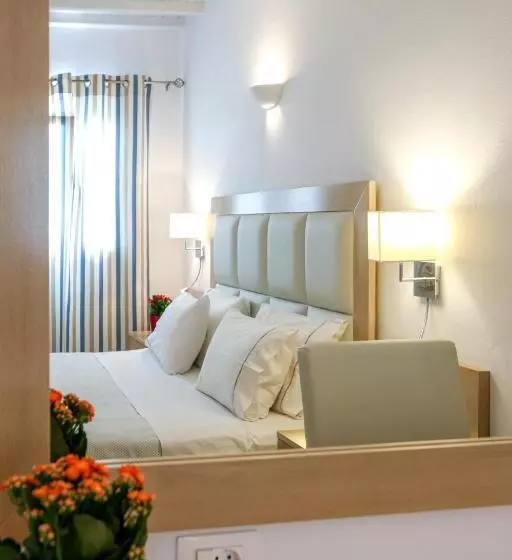 Отель Petinaros