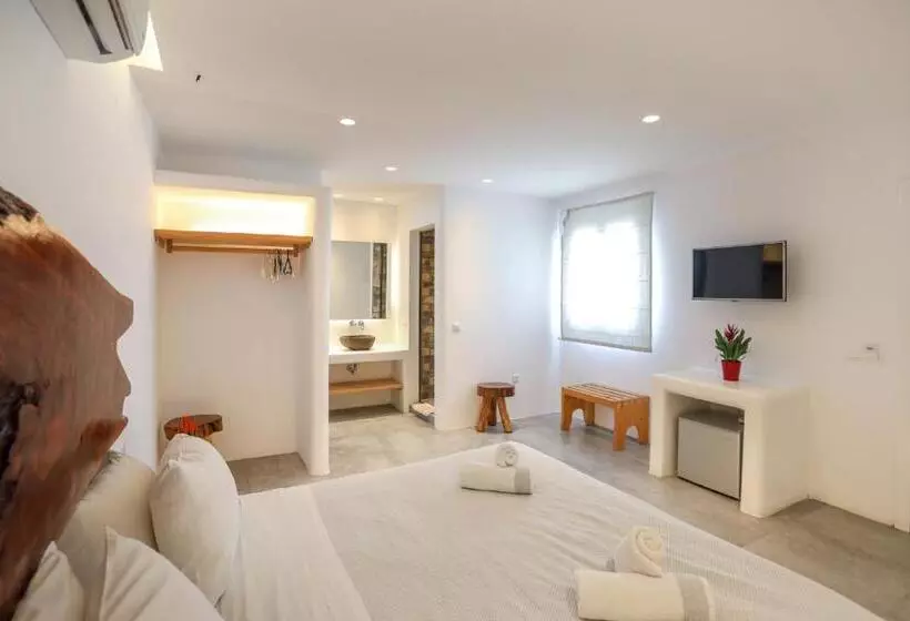 Отель Petinaros