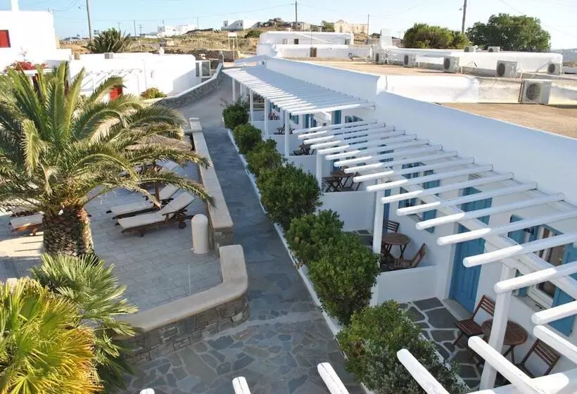 Отель Petinaros