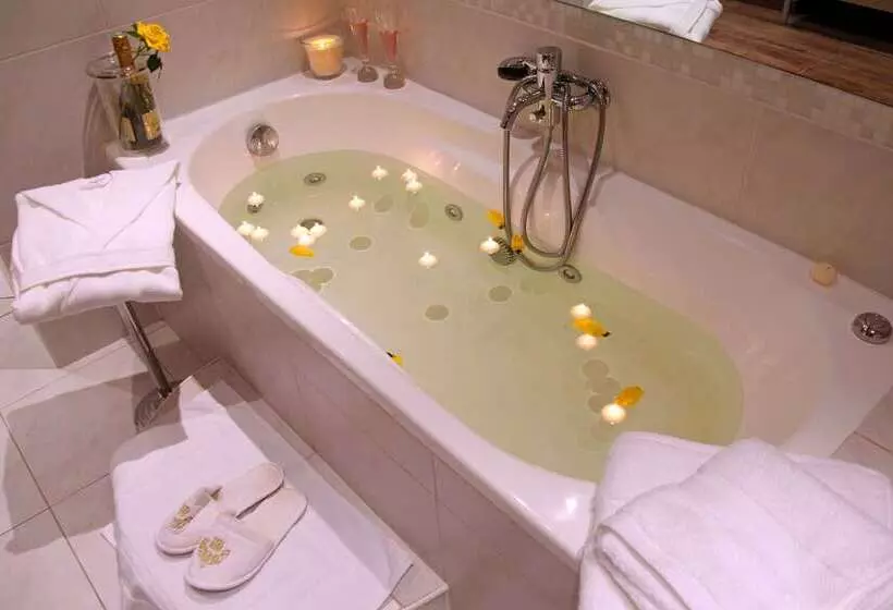 هتل Hôtel Renaissance