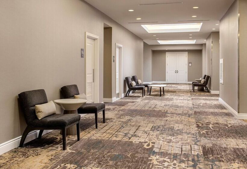 هتل Residence Inn By Marriott Kingston Water's Edge