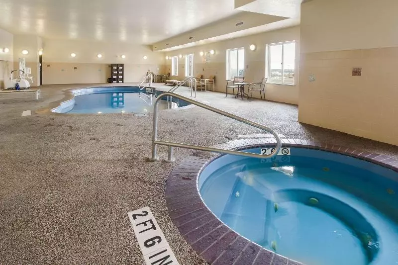 هتل Sleep Inn & Suites