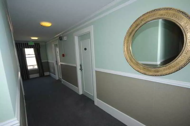 Отель Vantaggio Suites Garland