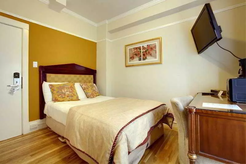 Отель Vantaggio Suites Garland