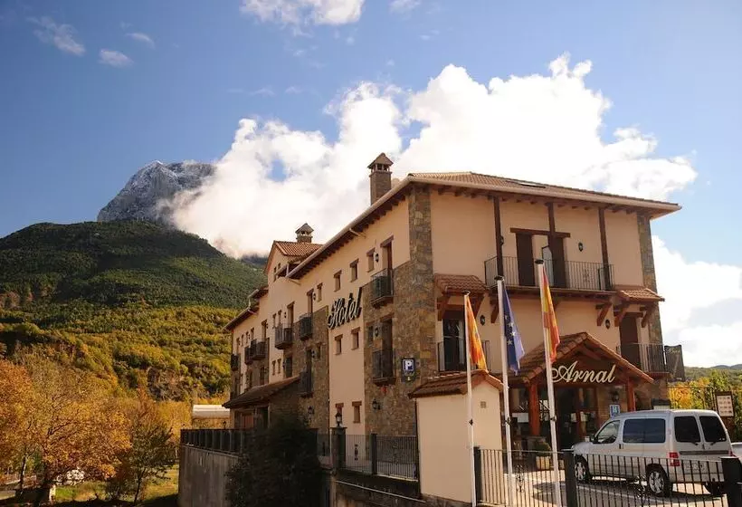 酒店 Arnal