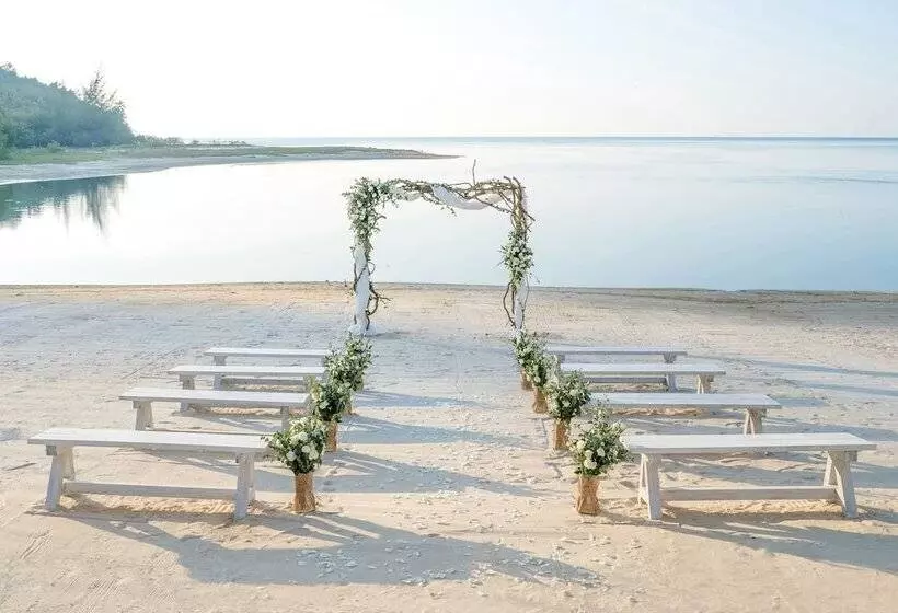 Отель Avani Plus Samui Resort