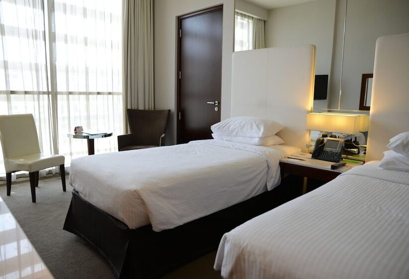 فندق Centro Yas Island By Rotana