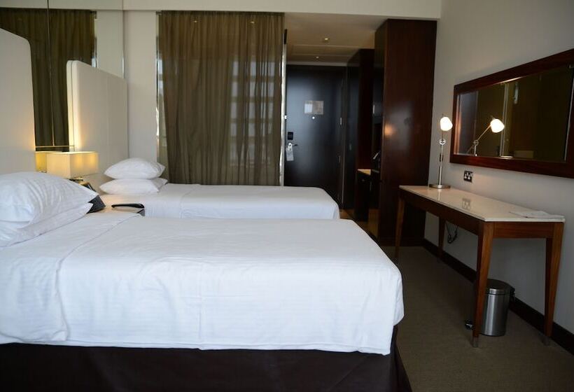 فندق Centro Yas Island By Rotana