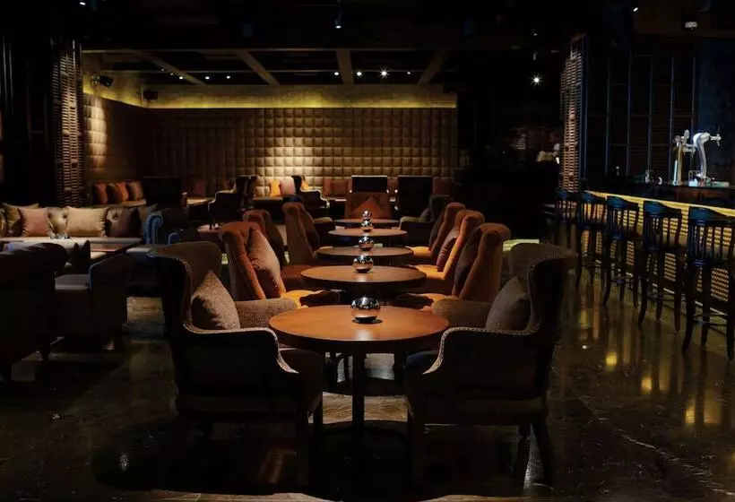 هتل Courtyard By Marriott Mumbai International Airport