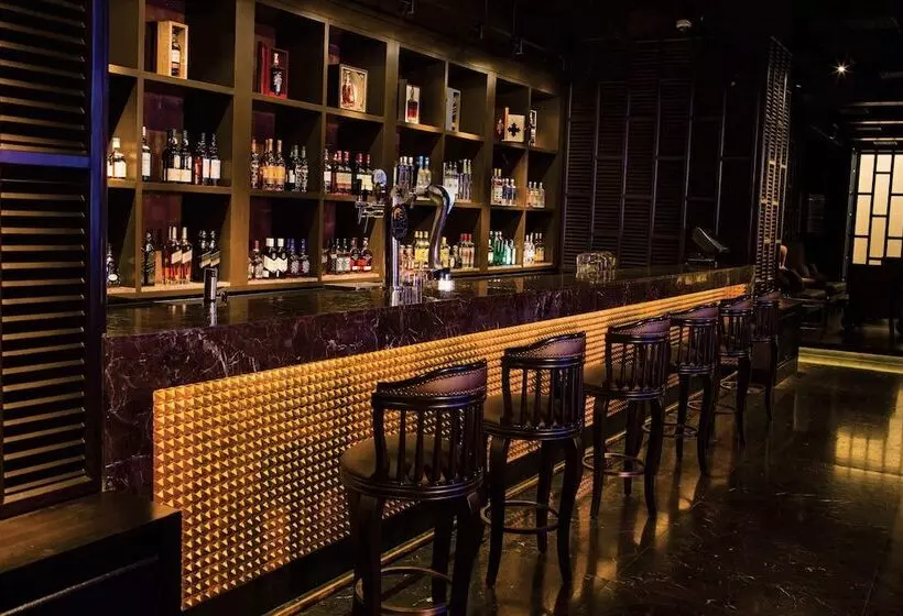 هتل Courtyard By Marriott Mumbai International Airport