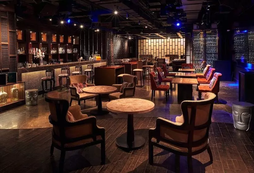 هتل Courtyard By Marriott Mumbai International Airport