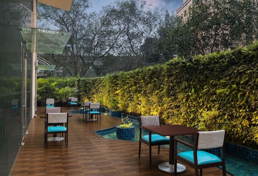 Hotel Courtyard By Marriott Mumbai International Airport