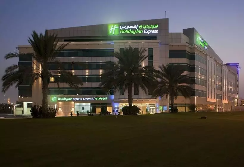 هتل Holiday Inn Express Dubai Airport, An Ihg