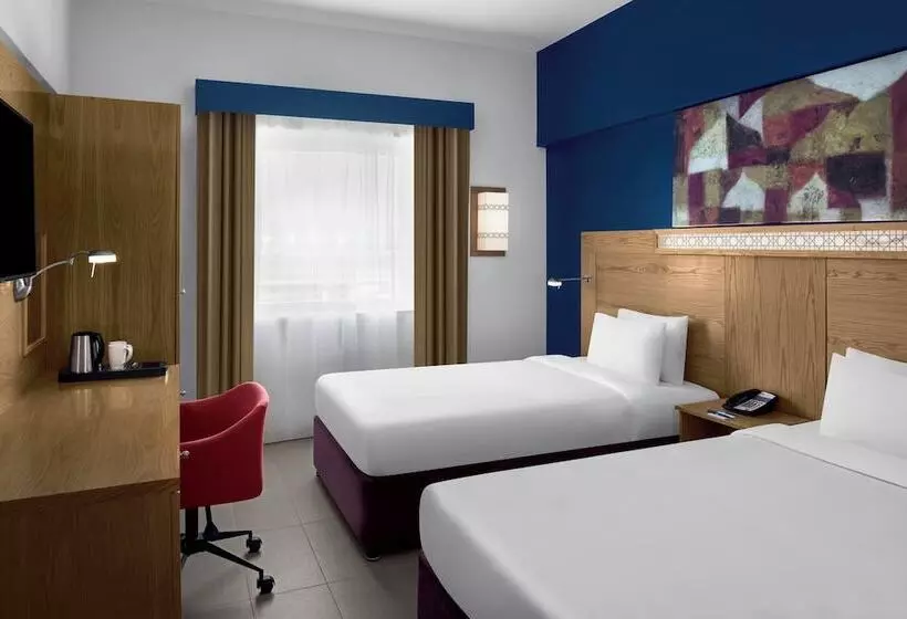هتل Holiday Inn Express Dubai Airport, An Ihg