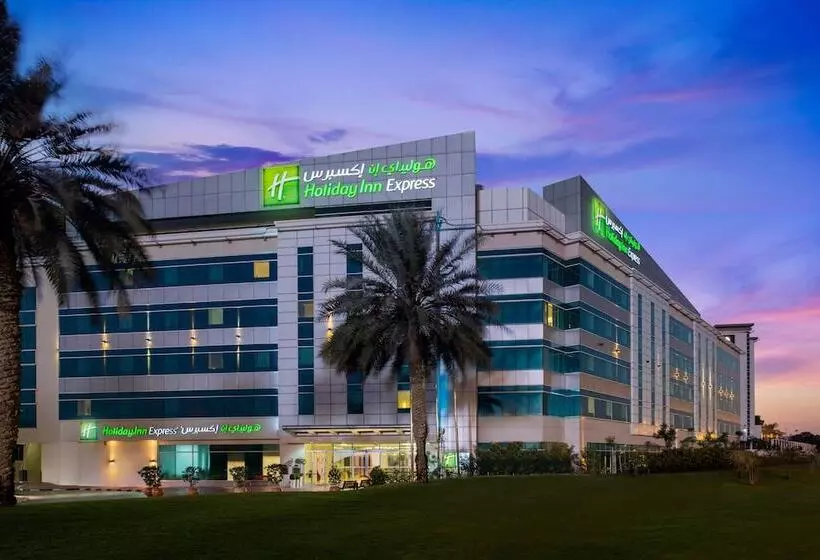 هتل Holiday Inn Express Dubai Airport, An Ihg