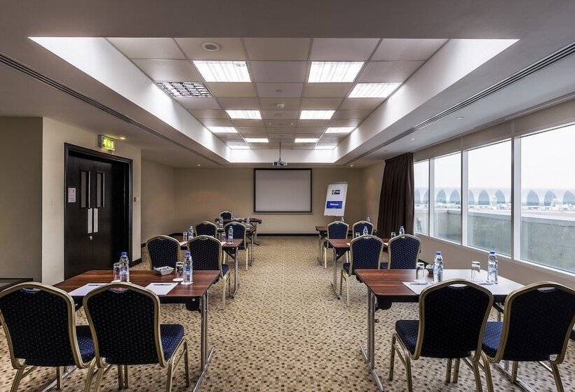 酒店 Holiday Inn Express Dubai Airport, An Ihg