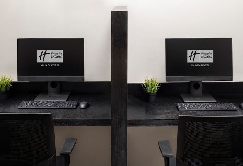 酒店 Holiday Inn Express Dubai Airport, An Ihg