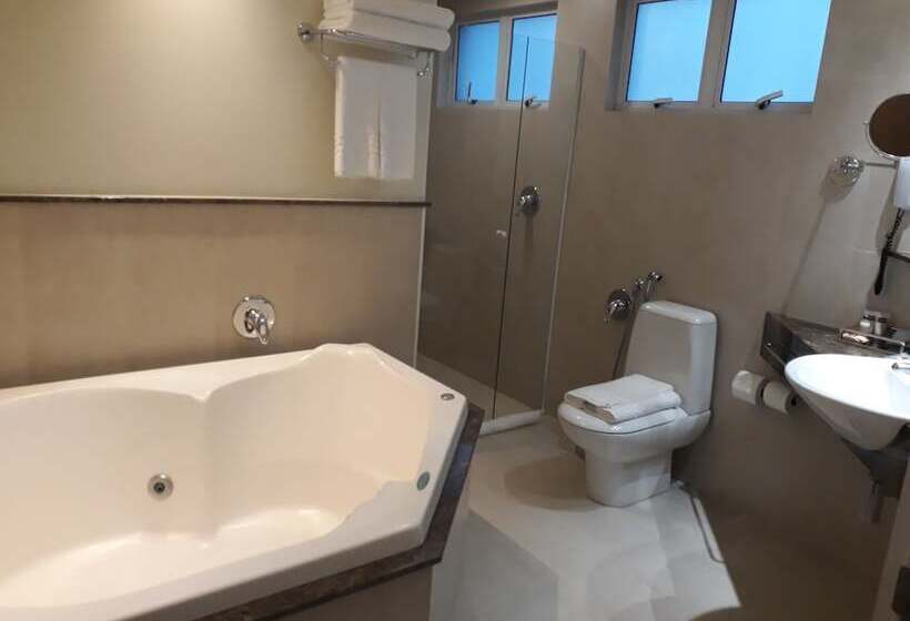 호텔 Kayros Business