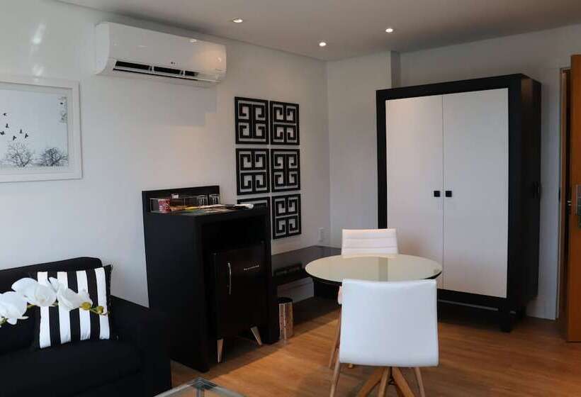 호텔 Kayros Business