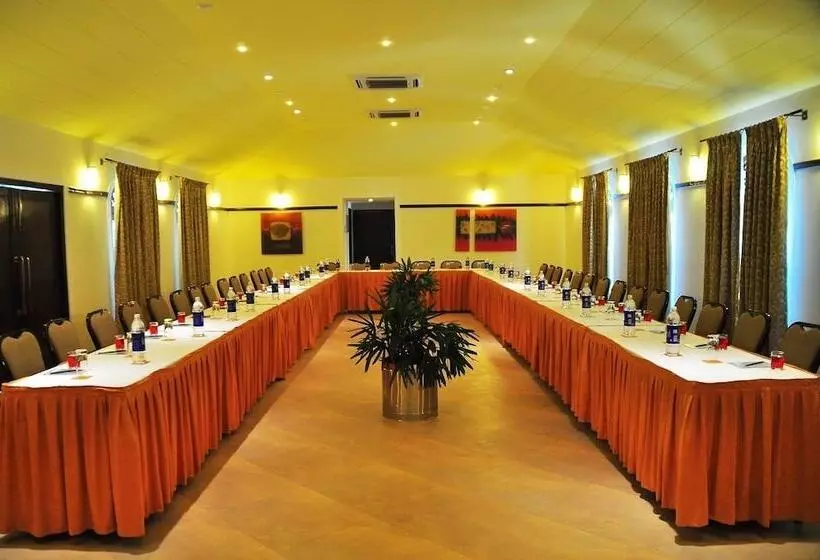 호텔 Kyriad Prestige Calangute Goa By Othpl