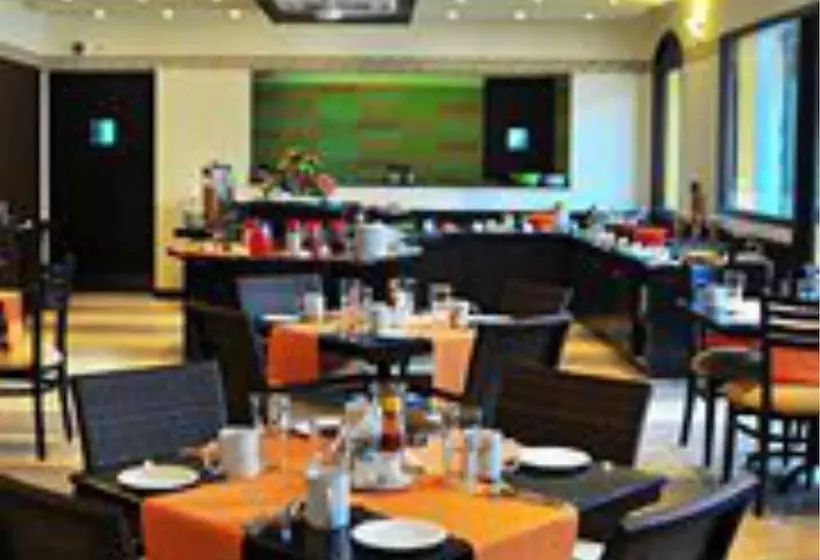 ホテル Kyriad Prestige Calangute Goa By Othpl