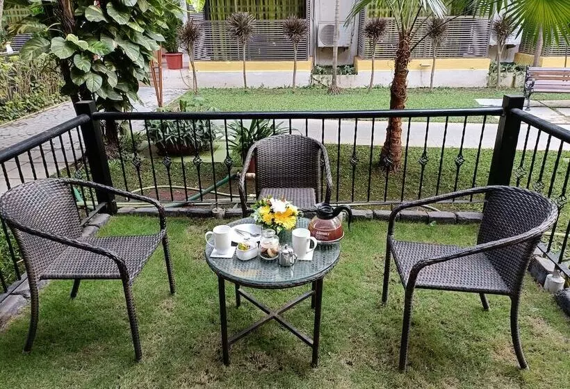 ホテル Kyriad Prestige Calangute Goa By Othpl