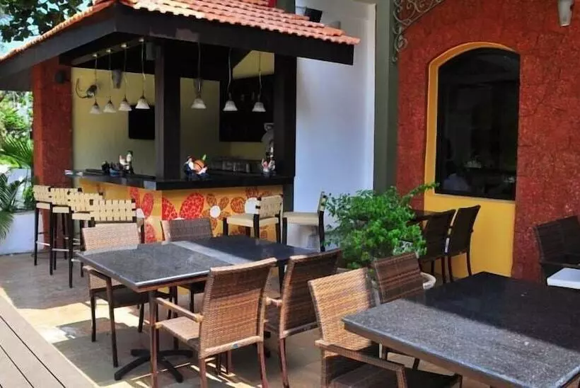 ホテル Kyriad Prestige Calangute Goa By Othpl