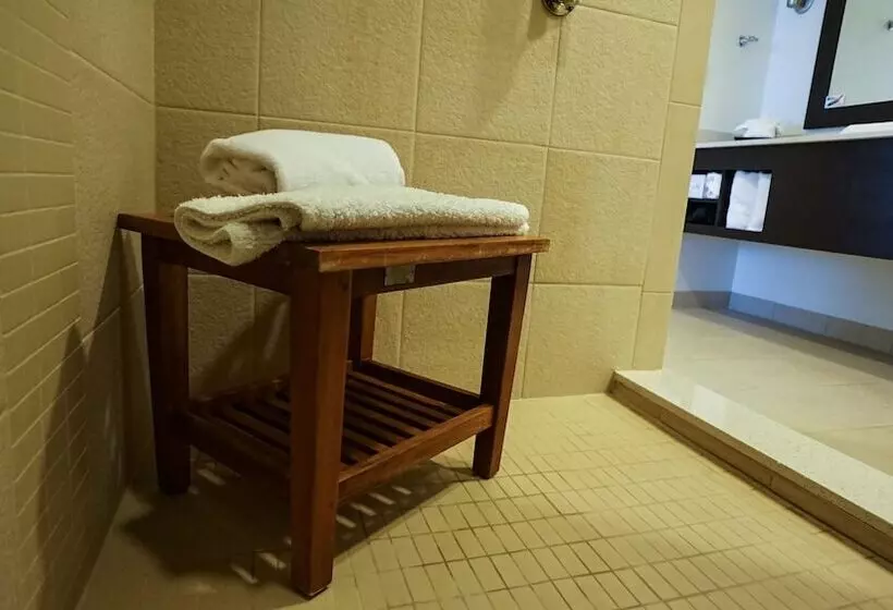 The Banyan Hotel Fort Myers, Tapestry Collection By Hilton