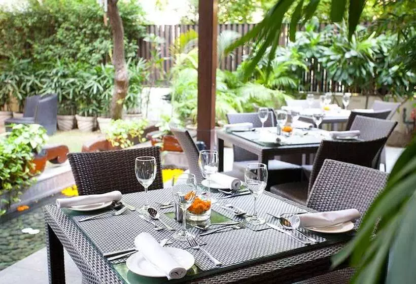 Udman Hotel Panchshila Park