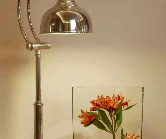 Udman Hotel Panchshila Park