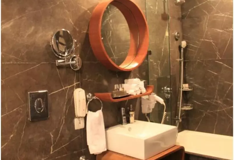 Udman Hotel Panchshila Park