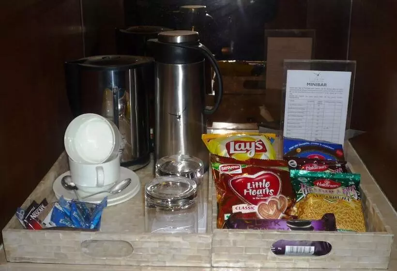 Udman Hotel Panchshila Park