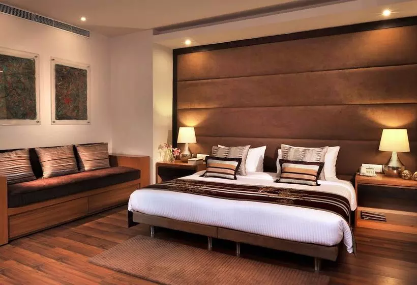 Udman Hotel Panchshila Park